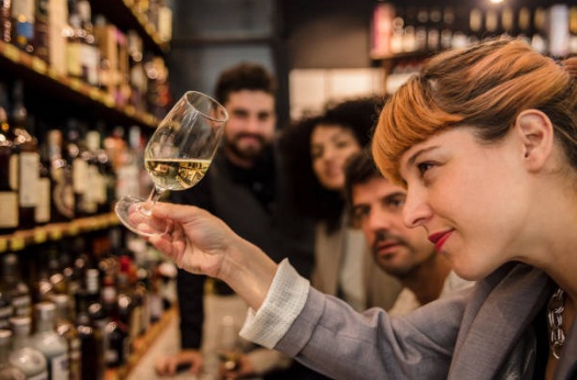 Cerco socio per aprire un’ enoteca